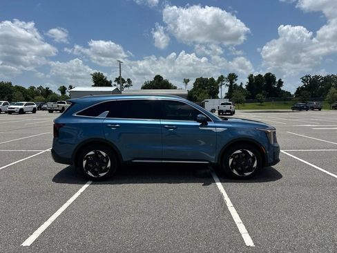 Certified 2025 Kia Sorento SX Prestige AWD/4WD image 4