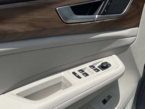 New 2026 Volkswagen Atlas SE FWD image 11