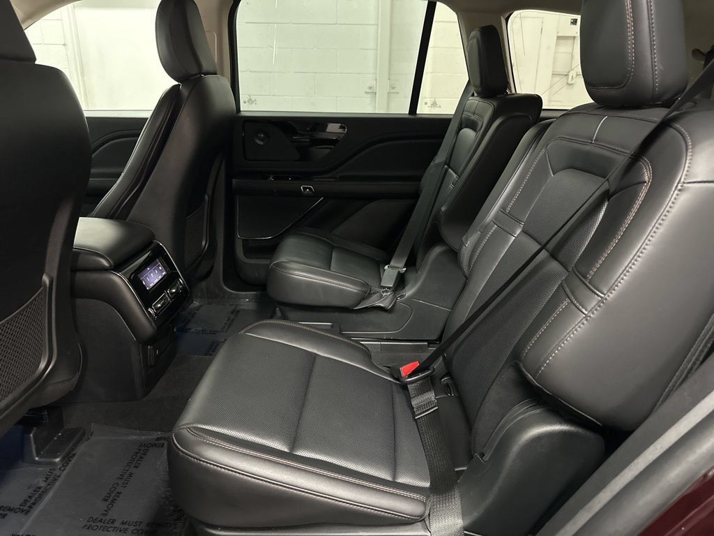 Used 2023 Lincoln Aviator Reserve w/ Equipment Group 201A AWD/4WD image 43