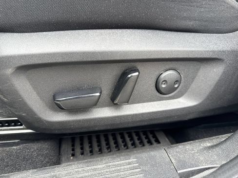 Used 2023 Nissan Rogue SV AWD/4WD image 17