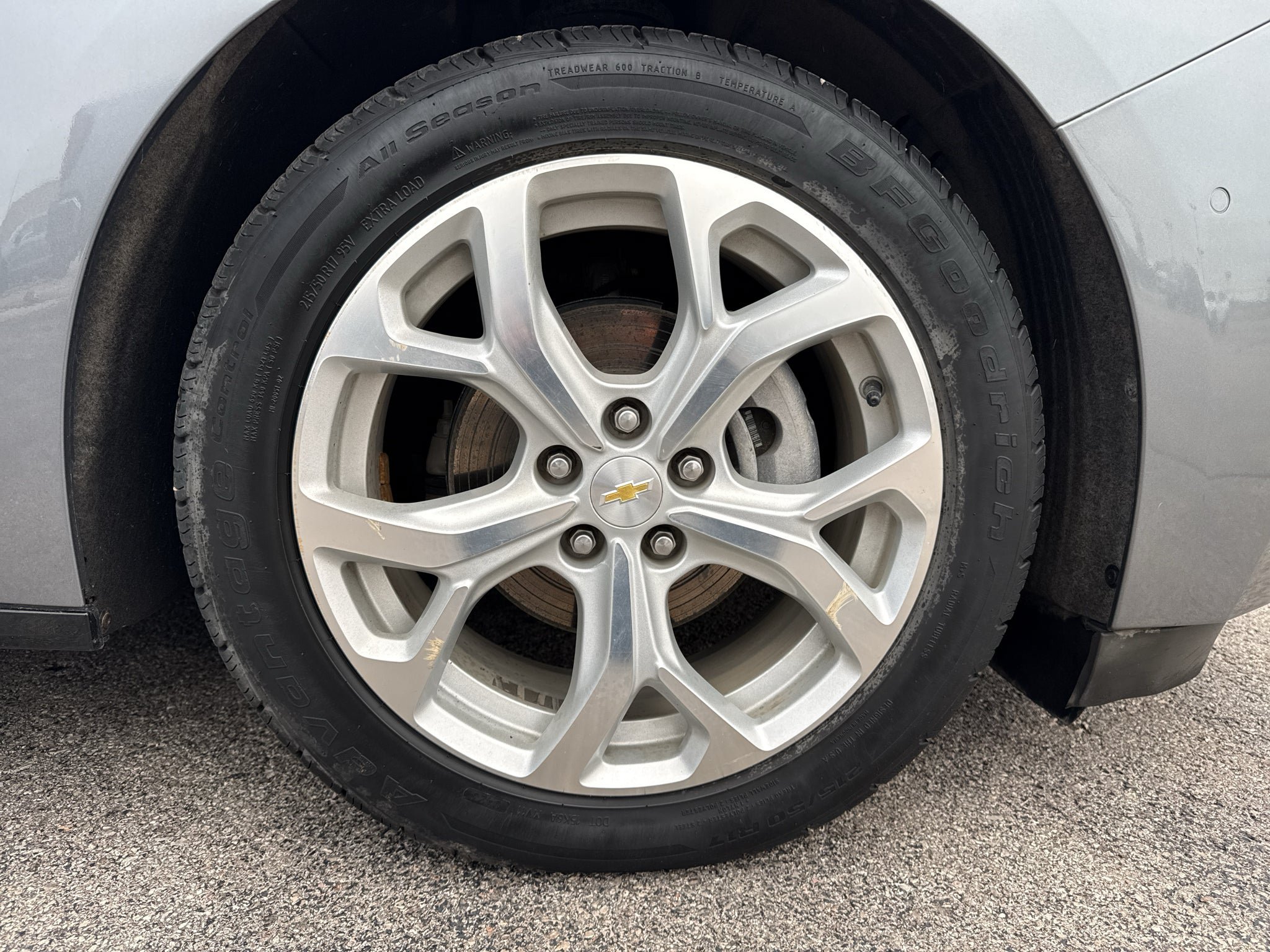 Used 2018 Chevrolet Volt Premier w/ Driver Confidence Package FWD image 9