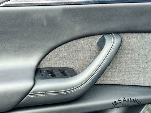 Used 2024 Tesla Model X Base image 23