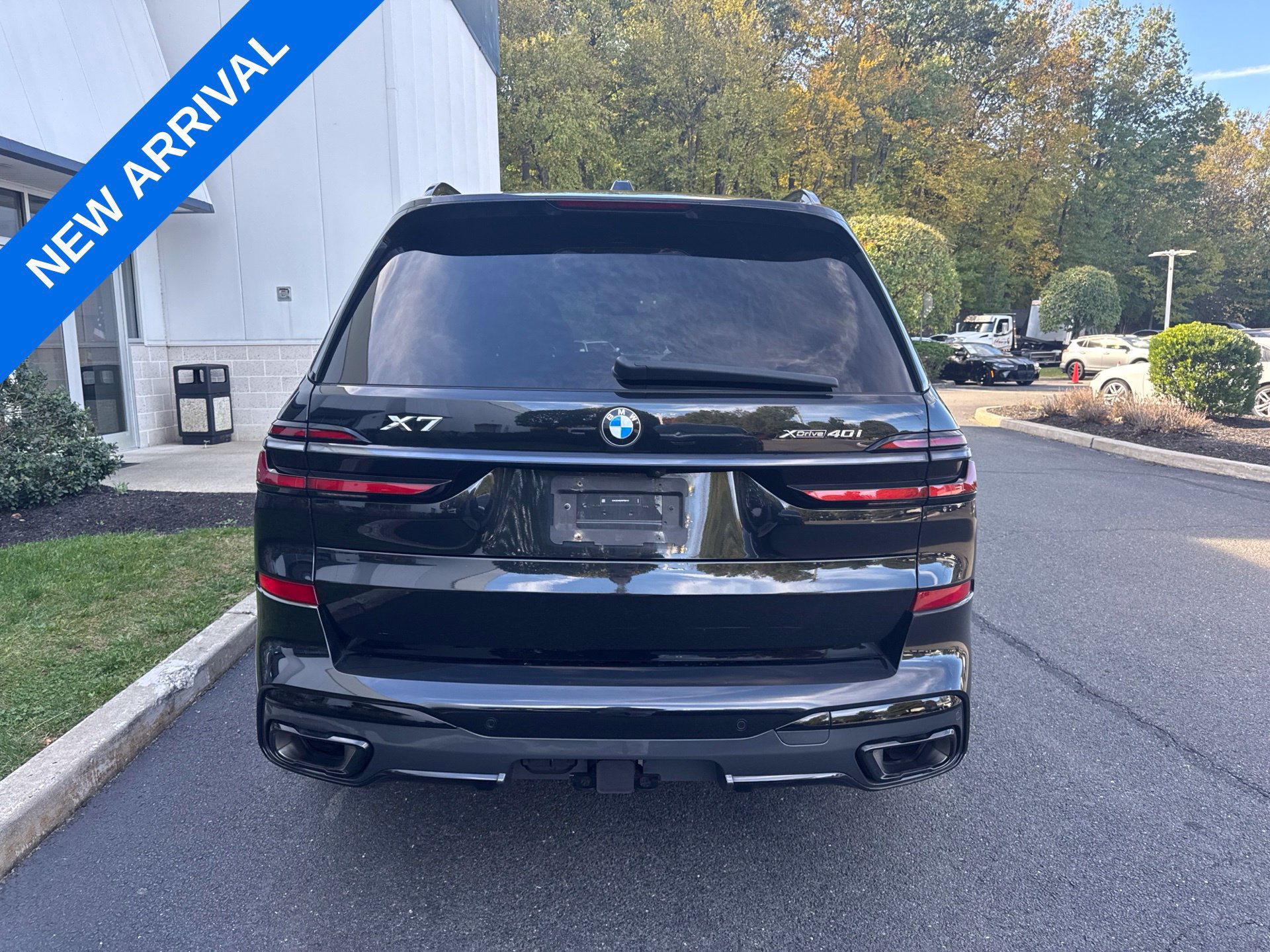Used 2024 BMW X7 xDrive40i w/ Executive Package AWD/4WD image 3