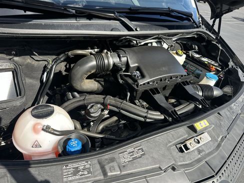 Used 2016 Mercedes-Benz Sprinter 2500 image 9