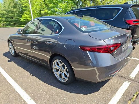 Used 2018 Alfa Romeo Giulia Ti AWD/4WD image 6