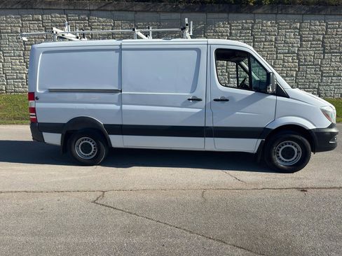 Used 2014 Mercedes-Benz Sprinter 2500 image 7