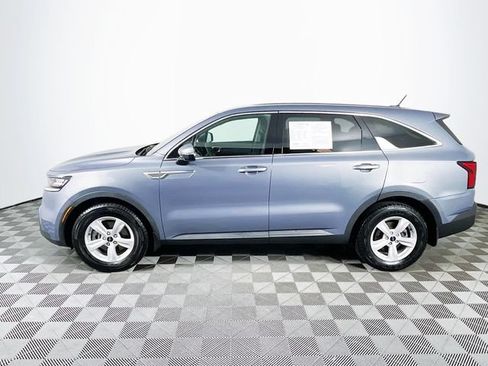 Used 2023 Kia Sorento LX FWD image 5