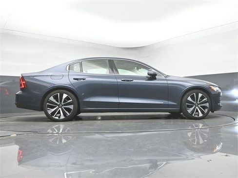 Used 2023 Volvo S60 B5 Ultimate w/ Climate Package image 16