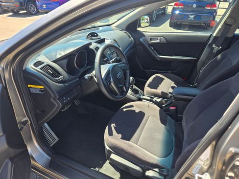 Used 2012 Kia Forte SX FWD image 4