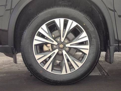 Used 2023 Nissan Rogue SV AWD/4WD image 18