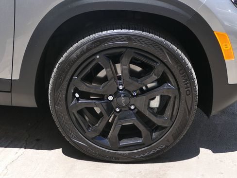 Certified 2025 Kia Seltos X-Line AWD/4WD image 9