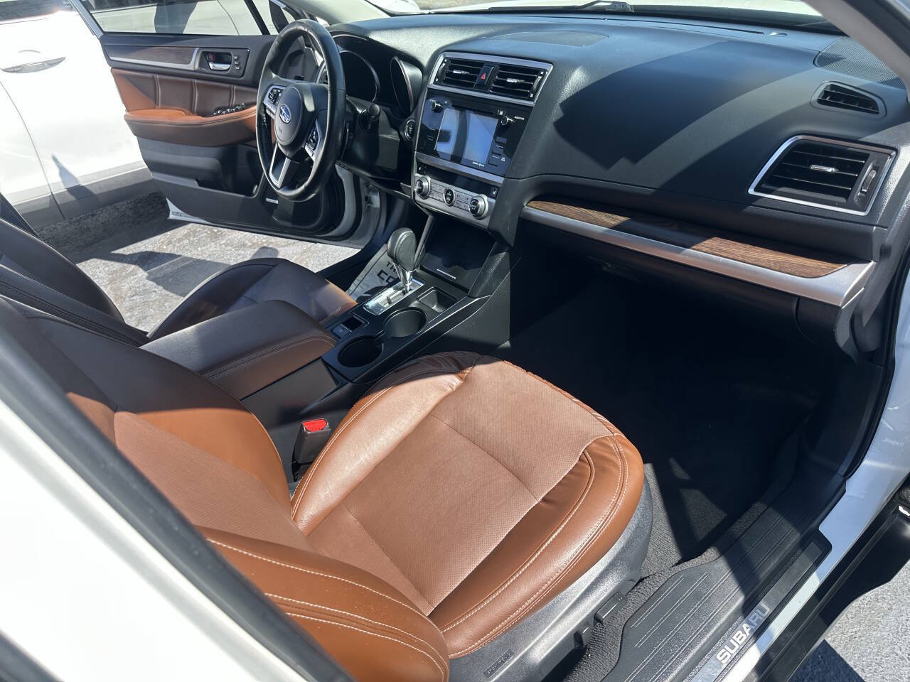 Used 2017 Subaru Outback 3.6R Touring AWD/4WD image 20
