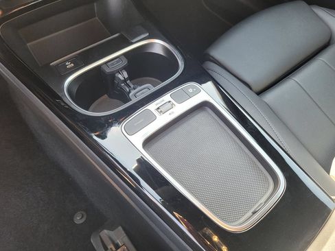 Used 2025 Mercedes-Benz CLA 250 4MATIC image 24