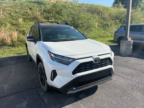 Used 2025 Toyota RAV4 XSE w/ Weather Package image 18