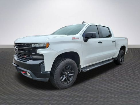 Used 2020 Chevrolet Silverado 1500 LT Trail Boss w/ Convenience Package image 3