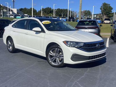 Certified 2024 Volkswagen Jetta SE w/ Panoramic Sunroof Package