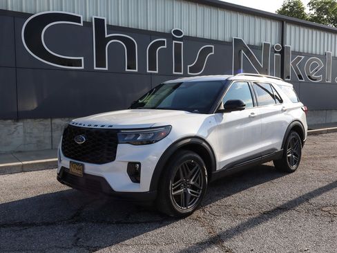 Used 2025 Ford Explorer ST-Line w/ ST-Line Street Pack AWD/4WD image 1