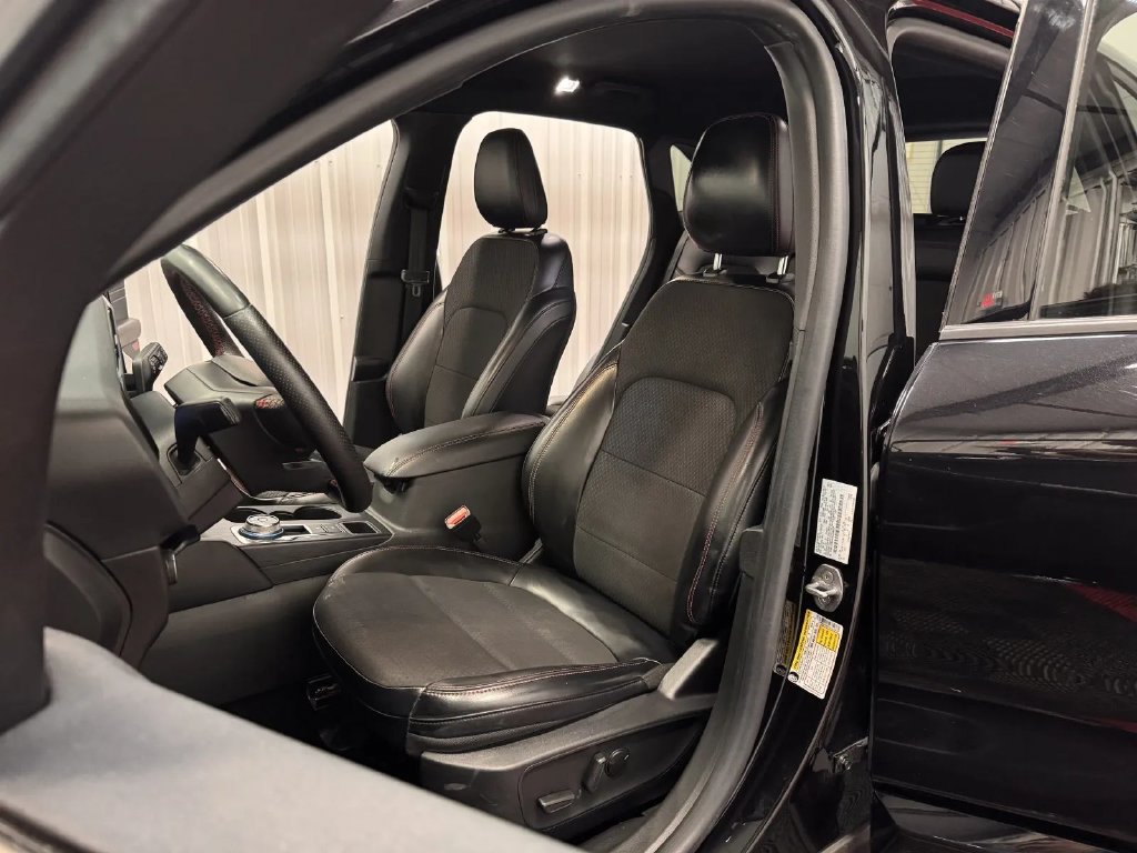 Used 2024 Ford Escape ST-Line w/ Tech Pack #1 AWD/4WD image 37