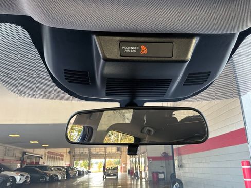 Used 2025 Nissan Rogue SV FWD image 19