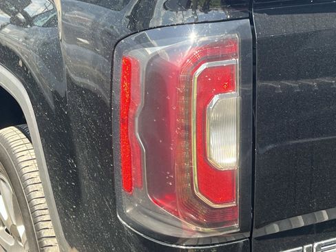 Used 2018 GMC Sierra 1500 Denali w/ Denali Ultimate Package AWD/4WD image 6