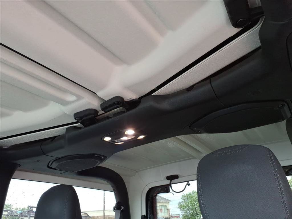 Used 2022 Jeep Wrangler Sport AWD/4WD image 14