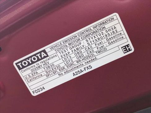 Used 2025 Toyota Sienna Platinum image 28