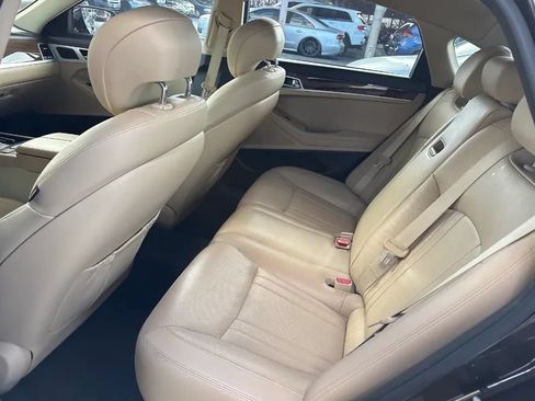 Used 2016 Hyundai Genesis 3.8 RWD image 3