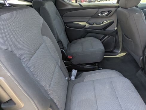Used 2023 Chevrolet Traverse LT FWD image 14