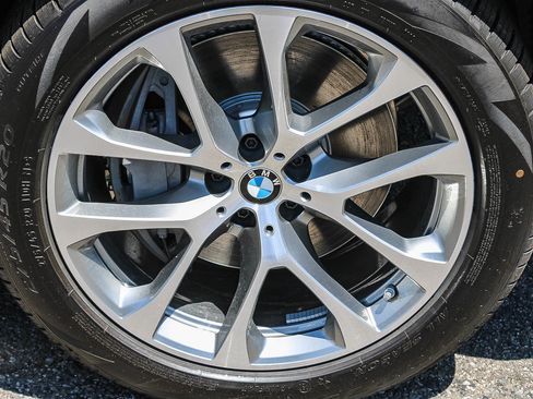 New 2026 BMW X5 xDrive50e w/ Climate Comfort Package AWD/4WD image 8