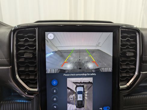 Used 2024 Ford Ranger Lariat w/ Trailer Tow Package image 24