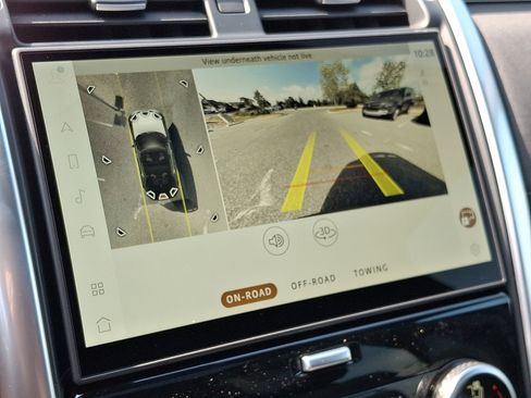 New 2025 Land Rover Discovery S image 17