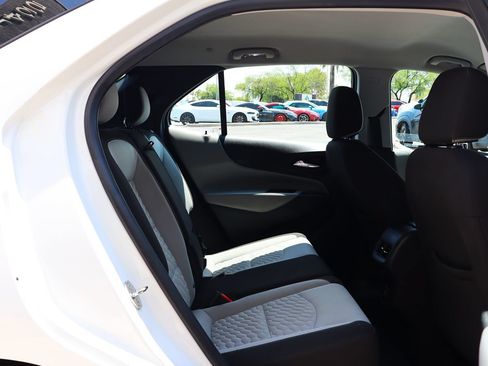 Used 2020 Chevrolet Equinox LS FWD image 27