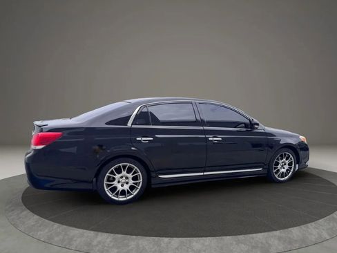 Used 2011 Toyota Avalon Limited image 12