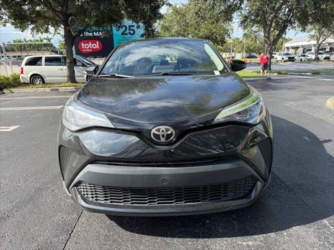 Used 2020 Toyota C-HR LE FWD image 11