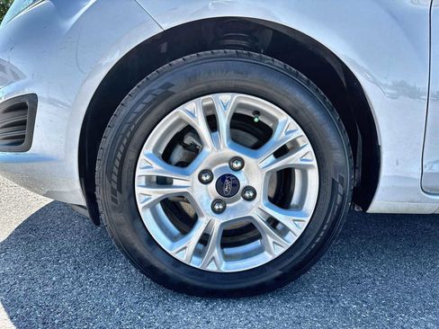 Used 2016 Ford Fiesta SE image 12
