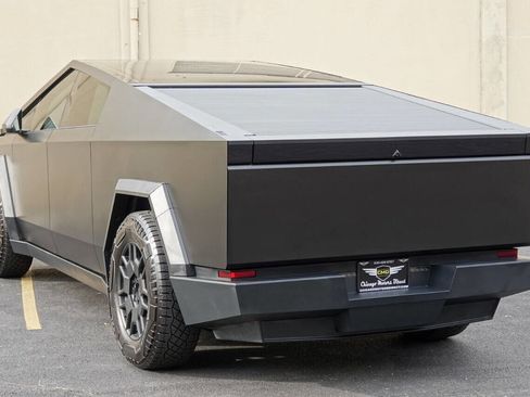 Used 2024 Tesla Cybertruck AWD Crew Cab image 71