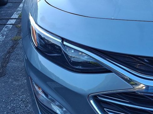 Used 2025 Chevrolet Malibu LT FWD image 5