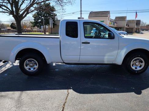 Used 2014 Nissan Frontier S image 4