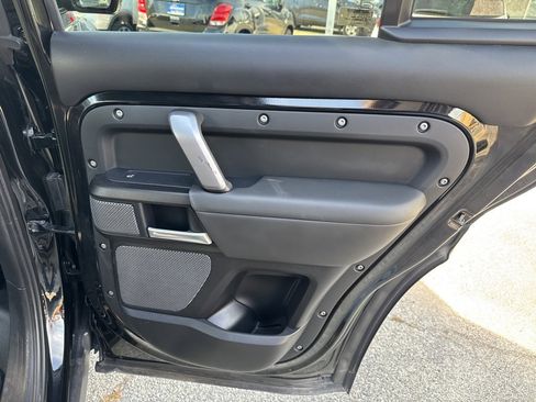 Used 2023 Land Rover Defender 110 V8 image 23