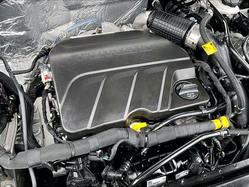 Used 2025 Chevrolet Trax LS image 34