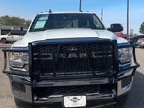 Used 2019 RAM 2500 Tradesman AWD/4WD image 5