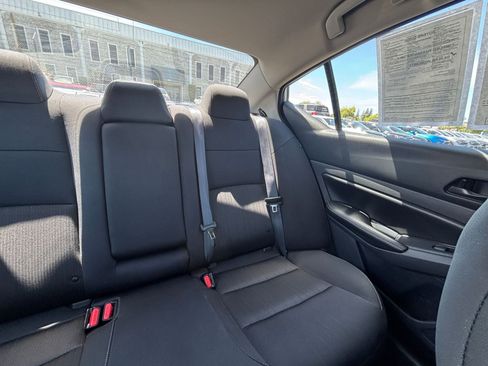 Used 2025 Nissan Altima 2.5 SV FWD image 37