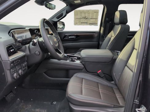 New 2026 Chevrolet Suburban High Country image 9