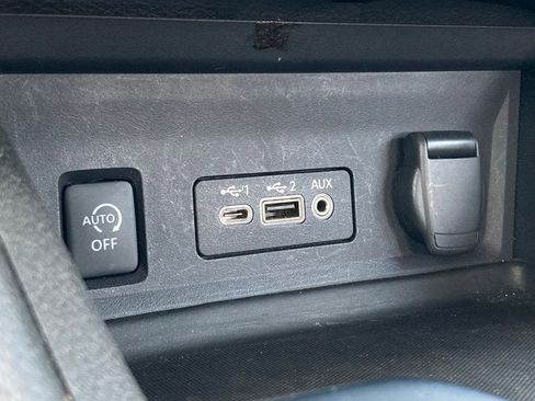 Used 2024 Nissan Sentra SV FWD image 24