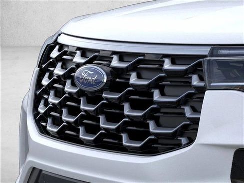New 2026 Ford Explorer Platinum image 17