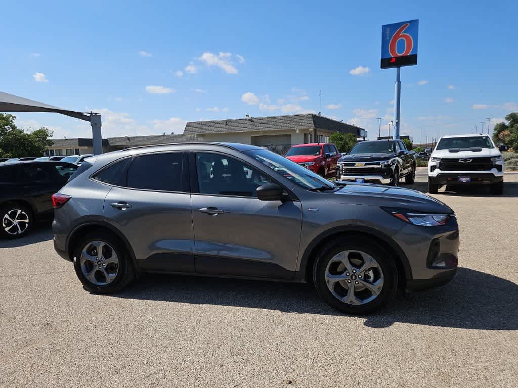 Used 2025 Ford Escape ST-Line FWD image 9