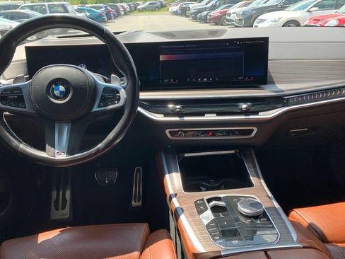 Used 2024 BMW X5 xDrive40i w/ M Sport Package AWD/4WD image 11
