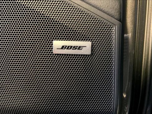 Used 2025 Porsche Cayenne image 38