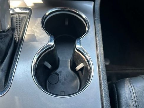 Used 2022 Jeep Grand Cherokee Laredo X RWD image 30