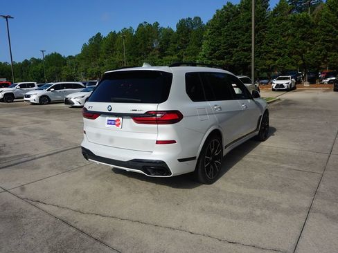 Used 2022 BMW X7 xDrive40i w/ M Sport Package AWD/4WD image 24